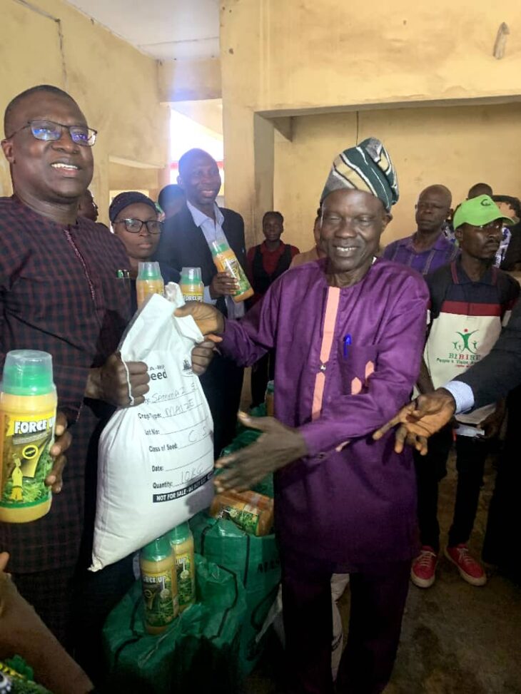 NG-CARES: DR. DEBO AKANDE LEADS INPUT DISTRIBUTION TO FARMERS IN IBADAN SOUTH WEST LOCAL GOVERNMENT